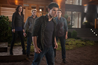 Illustration for article titled In Twilight: Breaking Dawn, Bella becomes a supernatural version of Octomom